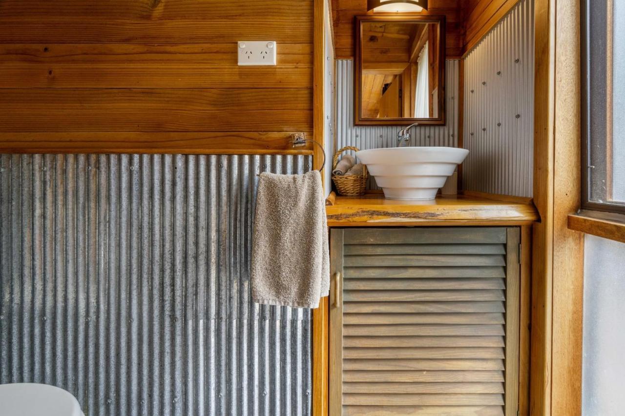 Mole Creek Cabins エクステリア 写真