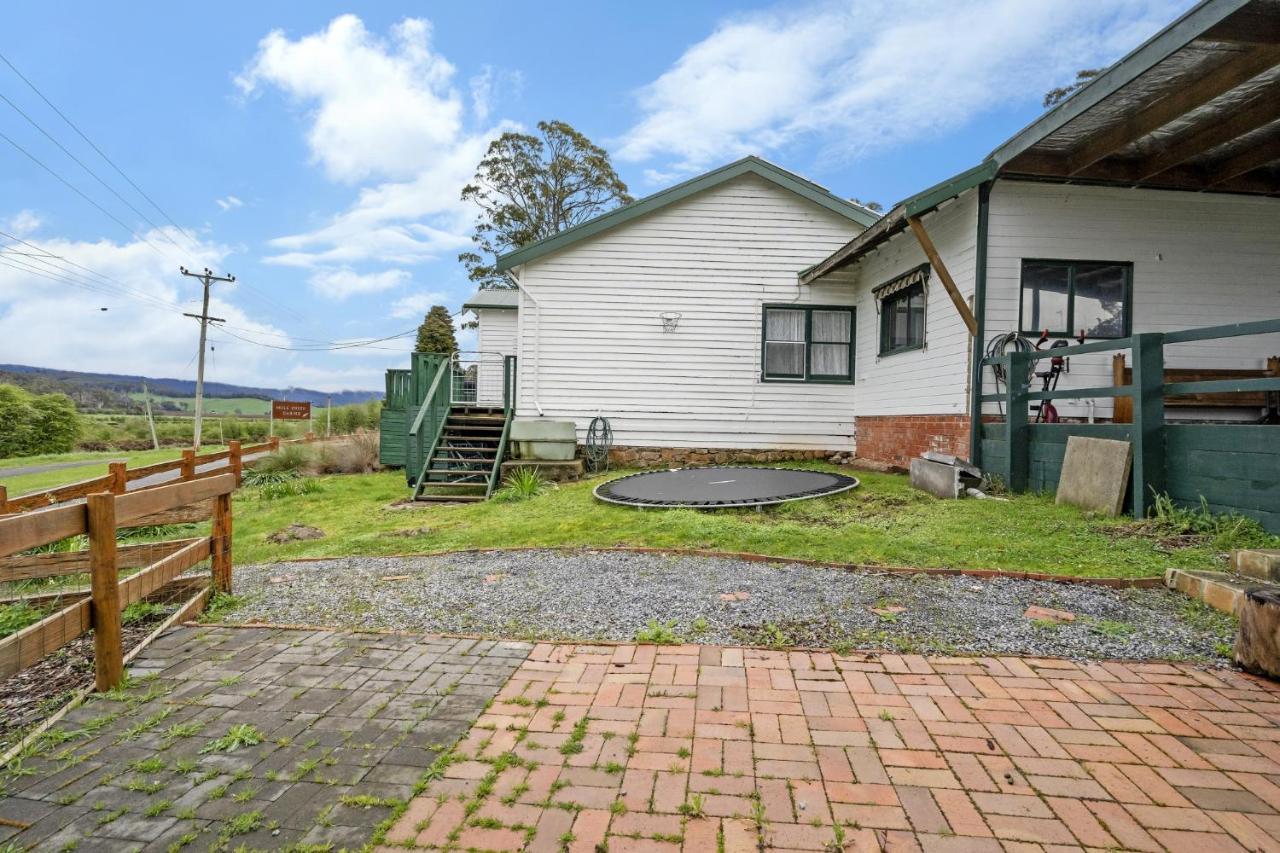 Mole Creek Cabins エクステリア 写真
