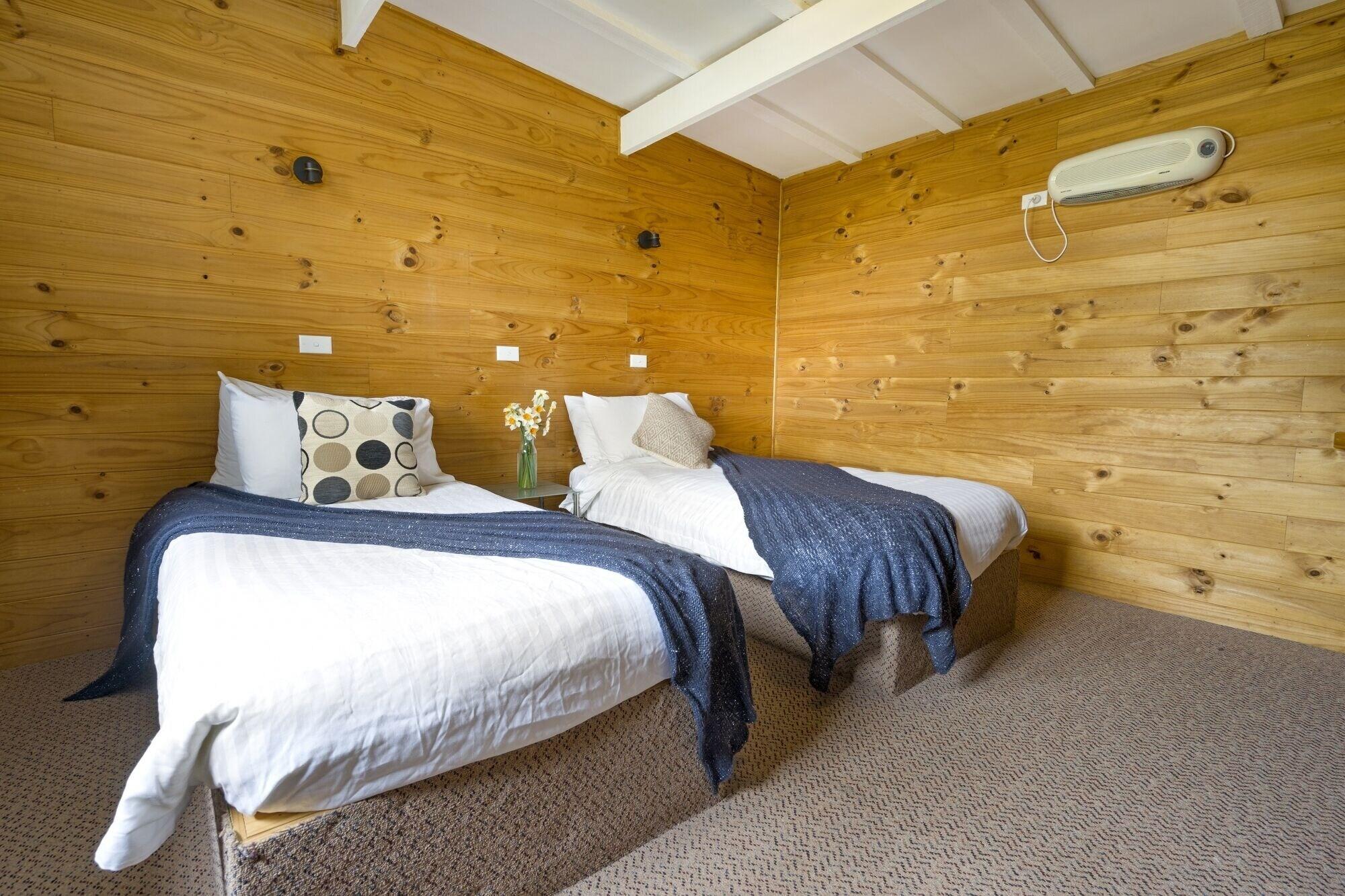Mole Creek Cabins エクステリア 写真